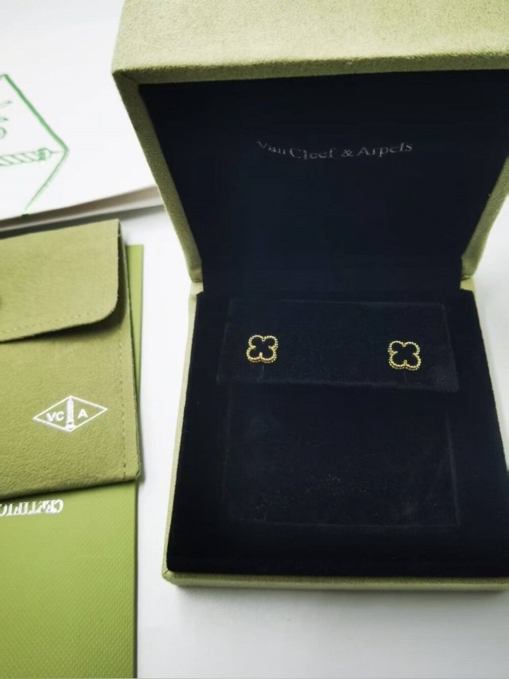 Van Cleef & Arpels Vintage Alhambra Clover Gold Stud Earrings - Black